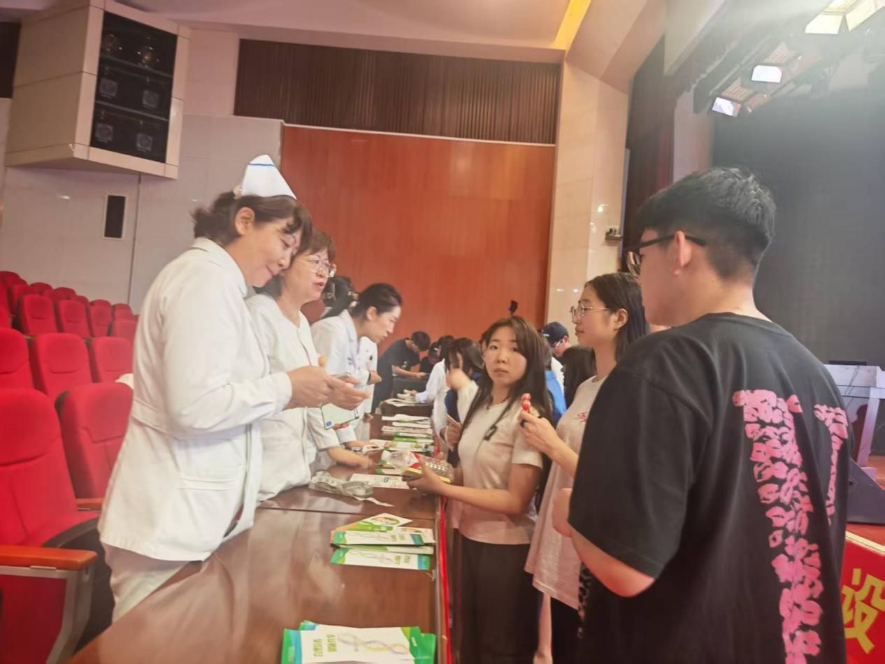 攜手健康未來，共筑營養長城——記我校與內蒙古醫科大學附屬醫院聯合開展全民營養周義診暨健康咨詢活動